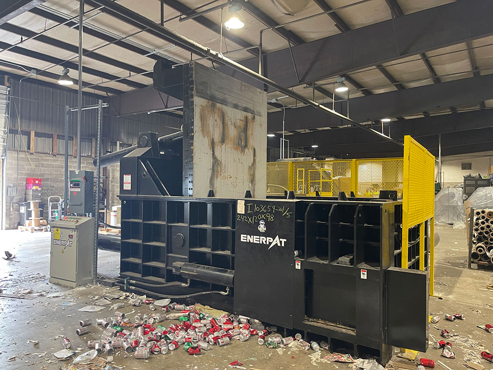 ENERPAT Iron Scrap Baling Press Installed ENERPAT تم تركيب مكبس بالات خردة الحديد